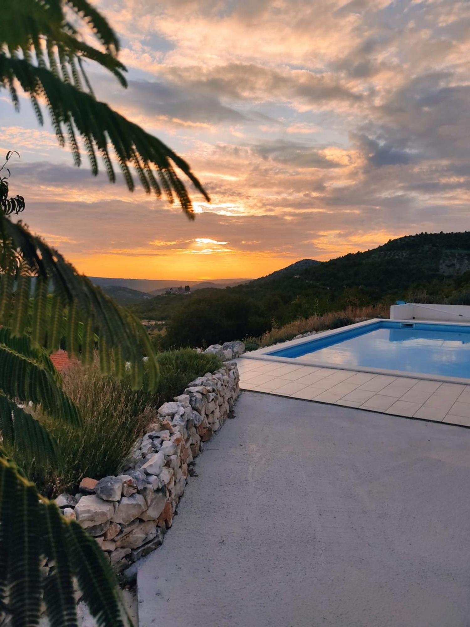 B&B On The Rocks Blizna Donja Exterior photo